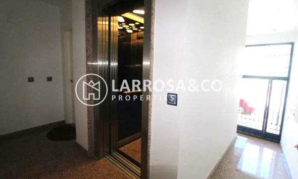 Resale - Apartment - Torrevieja - Playa del cura