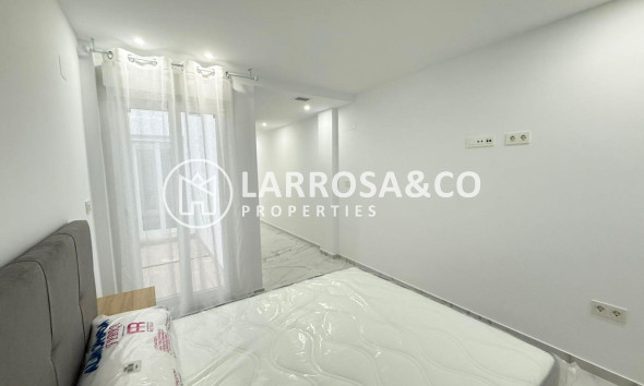 Resale - Apartment - Torrevieja - Parque de las Naciones