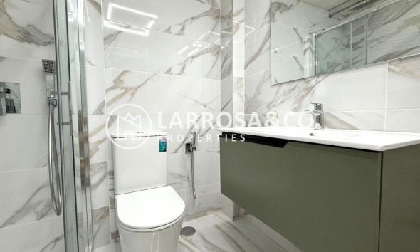 Resale - Apartment - Torrevieja - Parque de las Naciones