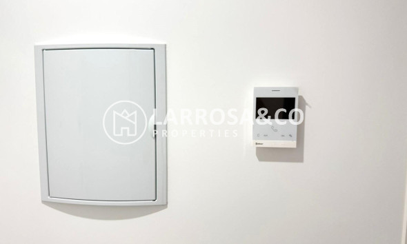 Resale - Apartment - Torrevieja - Parque de las Naciones