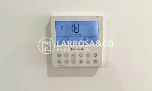 Resale - Apartment - Torrevieja - Parque de las Naciones