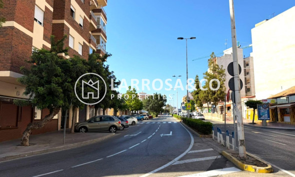 Resale - Apartment - Torrevieja - Parque de las Naciones