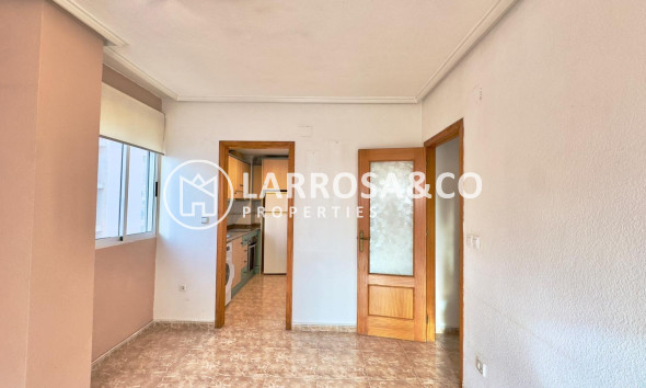 Resale - Apartment - Torrevieja - Playa del cura