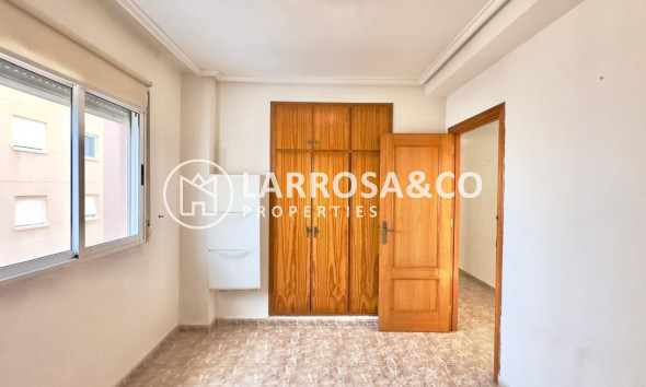 Resale - Apartment - Torrevieja - Playa del cura