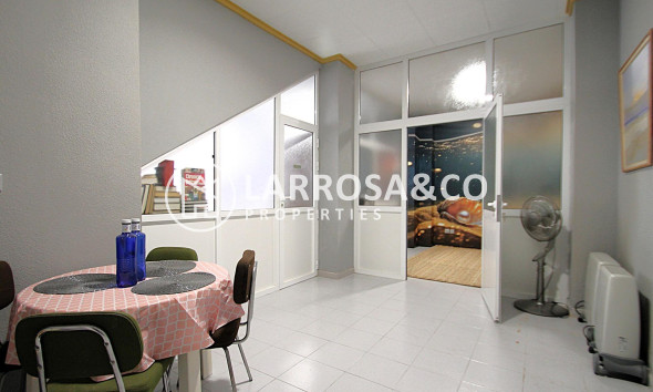 Reventa - Local - Torrevieja - Las Piscinas Naturales