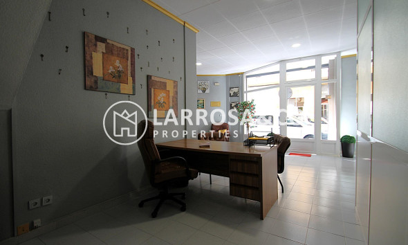 Reventa - Local - Torrevieja - Las Piscinas Naturales