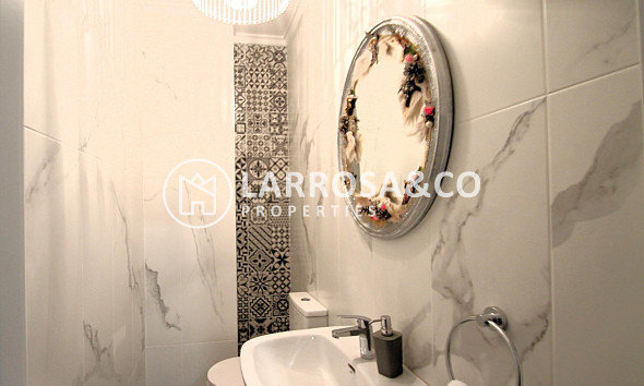 Reventa - Local - Torrevieja - Las Piscinas Naturales