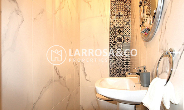 Reventa - Local - Torrevieja - Las Piscinas Naturales