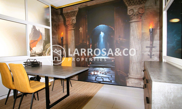 Reventa - Local - Torrevieja - Las Piscinas Naturales