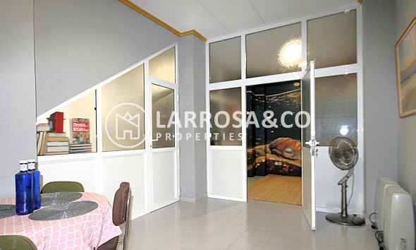 Reventa - Local - Torrevieja - Las Piscinas Naturales