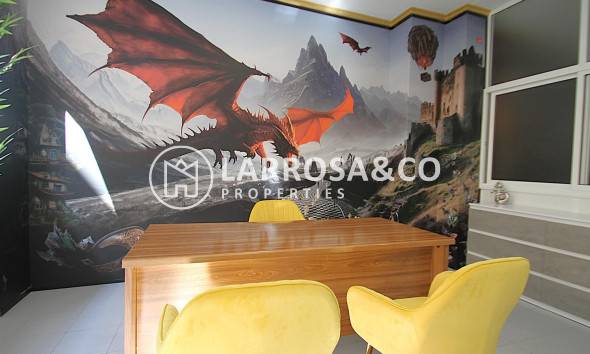 Reventa - Local - Torrevieja - Las Piscinas Naturales