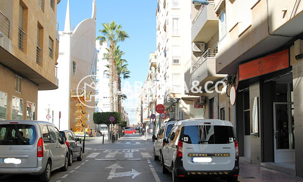 Reventa - Local - Torrevieja - Las Piscinas Naturales