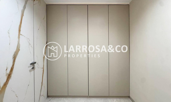 Resale - Apartment - Torrevieja - Los Locos Beach