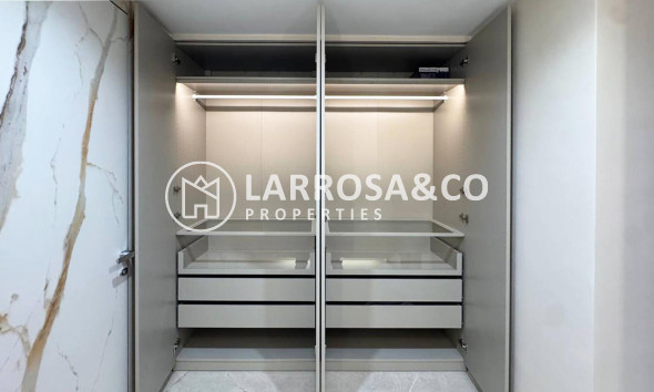 Resale - Apartment - Torrevieja - Los Locos Beach