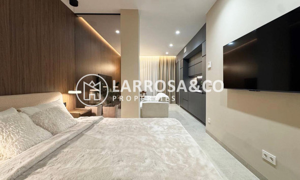 Resale - Apartment - Torrevieja - Los Locos Beach