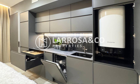 Resale - Apartment - Torrevieja - Los Locos Beach