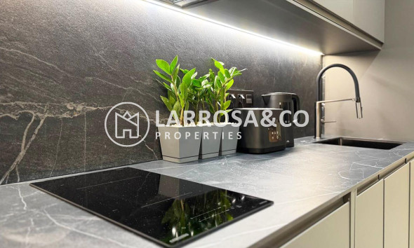 Resale - Apartment - Torrevieja - Los Locos Beach