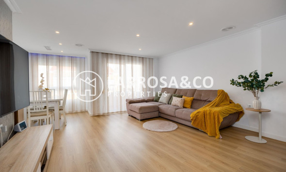 Resale - Apartment - Torrevieja - Centro
