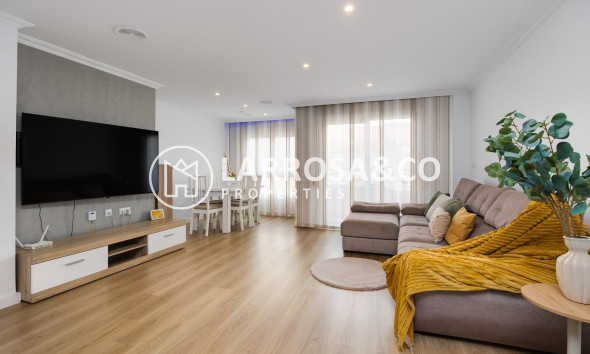 Resale - Apartment - Torrevieja - Centro