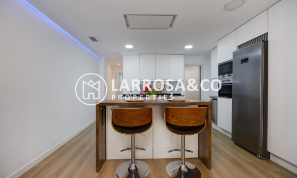 Resale - Apartment - Torrevieja - Centro