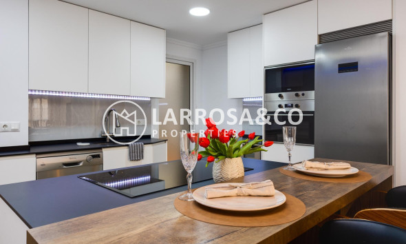 Resale - Apartment - Torrevieja - Centro