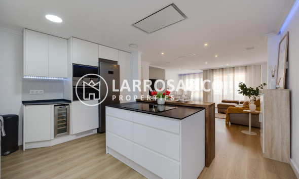 Resale - Apartment - Torrevieja - Centro