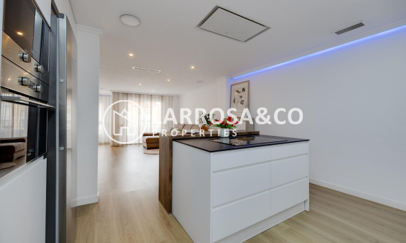 Resale - Apartment - Torrevieja - Centro