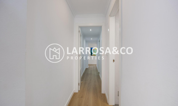 Resale - Apartment - Torrevieja - Centro