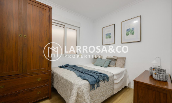 Resale - Apartment - Torrevieja - Centro