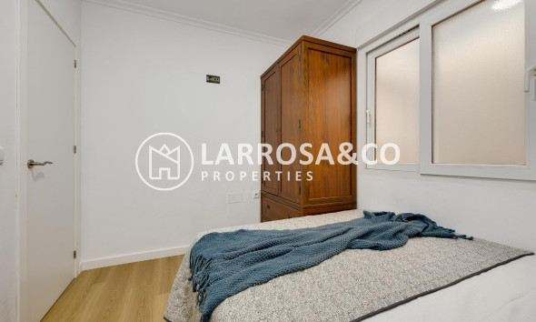 Resale - Apartment - Torrevieja - Centro