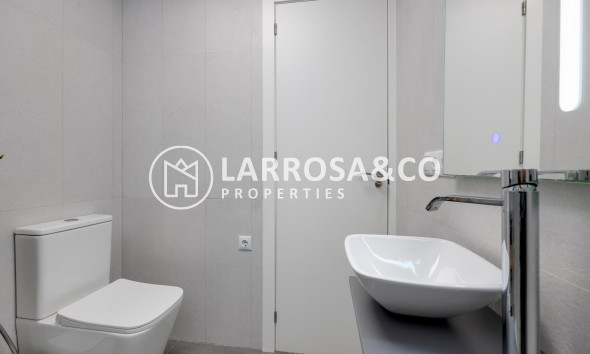 Resale - Apartment - Torrevieja - Centro