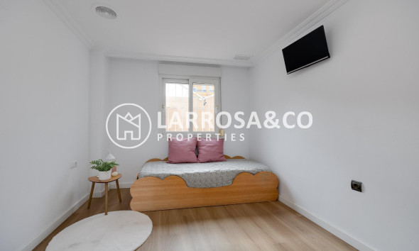 Resale - Apartment - Torrevieja - Centro