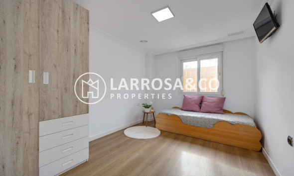 Resale - Apartment - Torrevieja - Centro