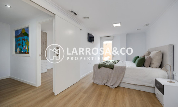 Resale - Apartment - Torrevieja - Centro