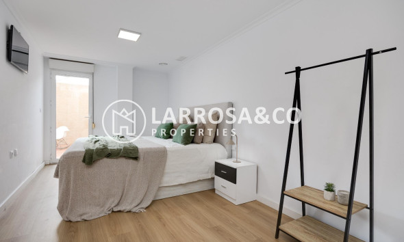 Resale - Apartment - Torrevieja - Centro
