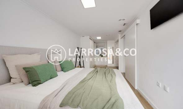 Resale - Apartment - Torrevieja - Centro