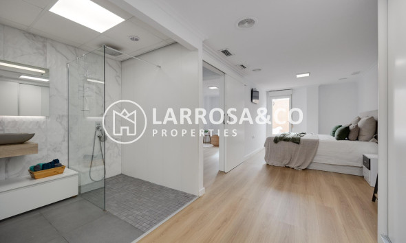 Resale - Apartment - Torrevieja - Centro