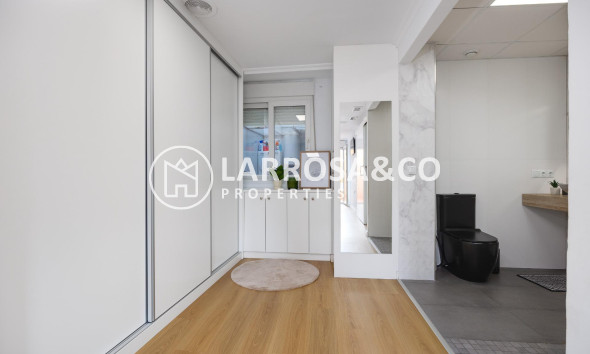 Resale - Apartment - Torrevieja - Centro