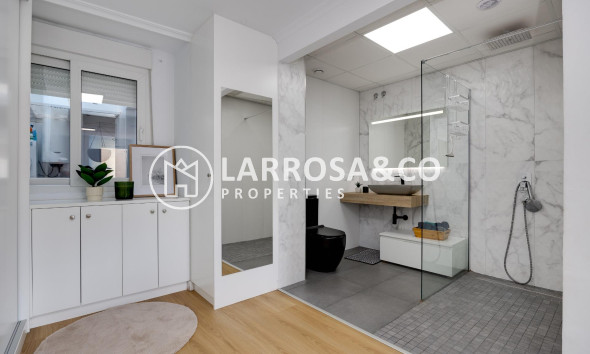 Resale - Apartment - Torrevieja - Centro