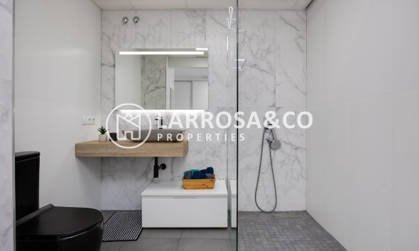 Resale - Apartment - Torrevieja - Centro