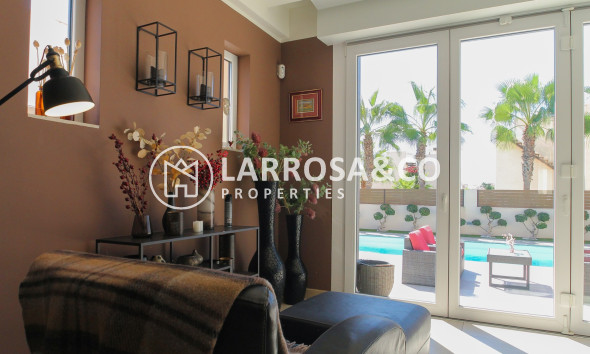 Resale - Detached House/Villa - Torrevieja - Costa Blanca