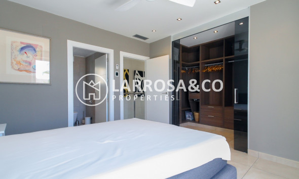 Resale - Detached House/Villa - Torrevieja - Costa Blanca