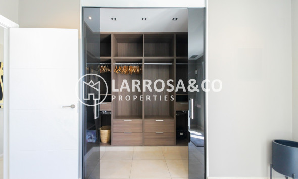 Resale - Detached House/Villa - Torrevieja - Costa Blanca