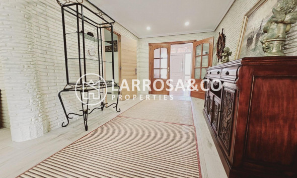 Resale - Detached House/Villa - Torrevieja - La Siesta - El Salado - Torreta