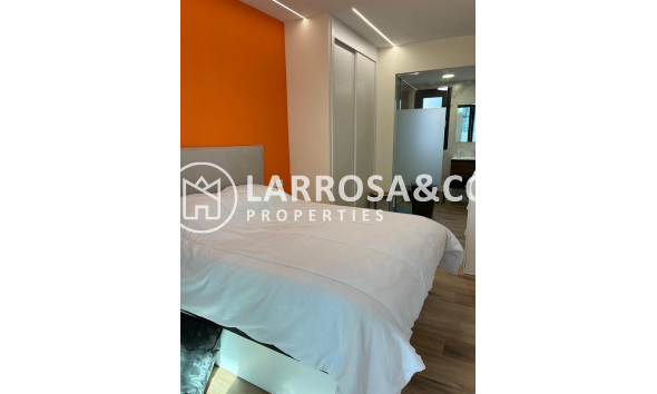 Reventa - Apartamento - Villamartín - Costa Blanca