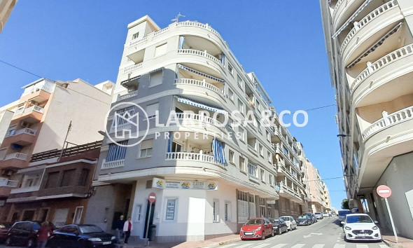 Resale - Apartment - Torrevieja - Playa del cura