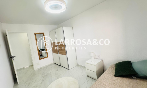 Reventa - Apartamento - Torrevieja - Playa del cura