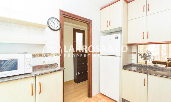 Resale - Apartment - Torrevieja - Playa del cura