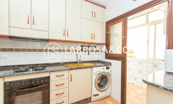 Resale - Apartment - Torrevieja - Playa del cura