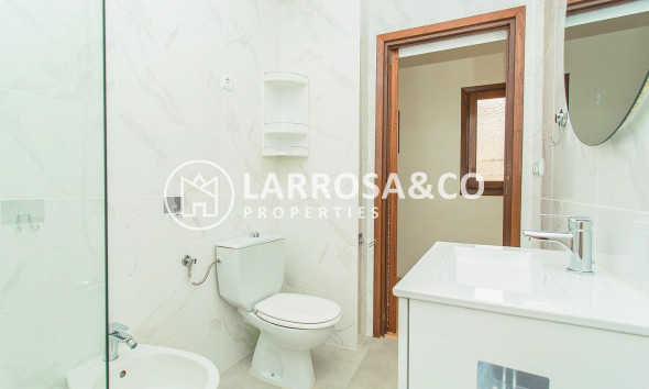 Resale - Apartment - Torrevieja - Playa del cura